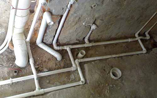 家居衛(wèi)生間排水管安裝注意事項(xiàng)與日常維護(hù)技術(shù)服務(wù)指南